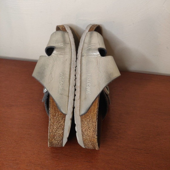 Birkenstock's Women's Footbed Sandals Slip-on Size 7 Silver 2 Strap - Picture 4 of 7